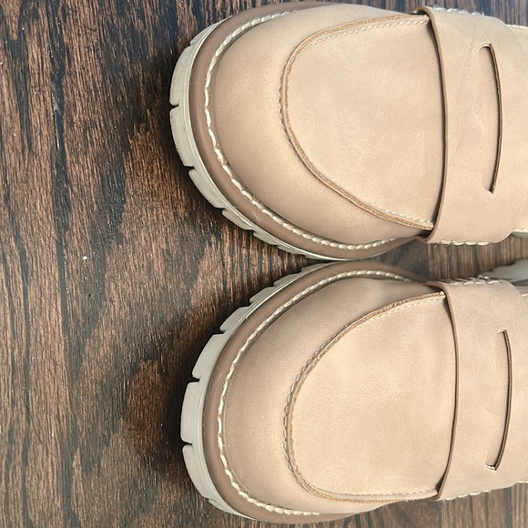 Dolce Vita Cancun Sling Back Loafers - size 7 Like new condition. - Picture 4 of 7